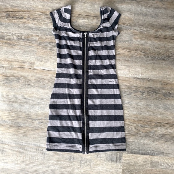 Guess Mini Dress - Picture 2 of 2